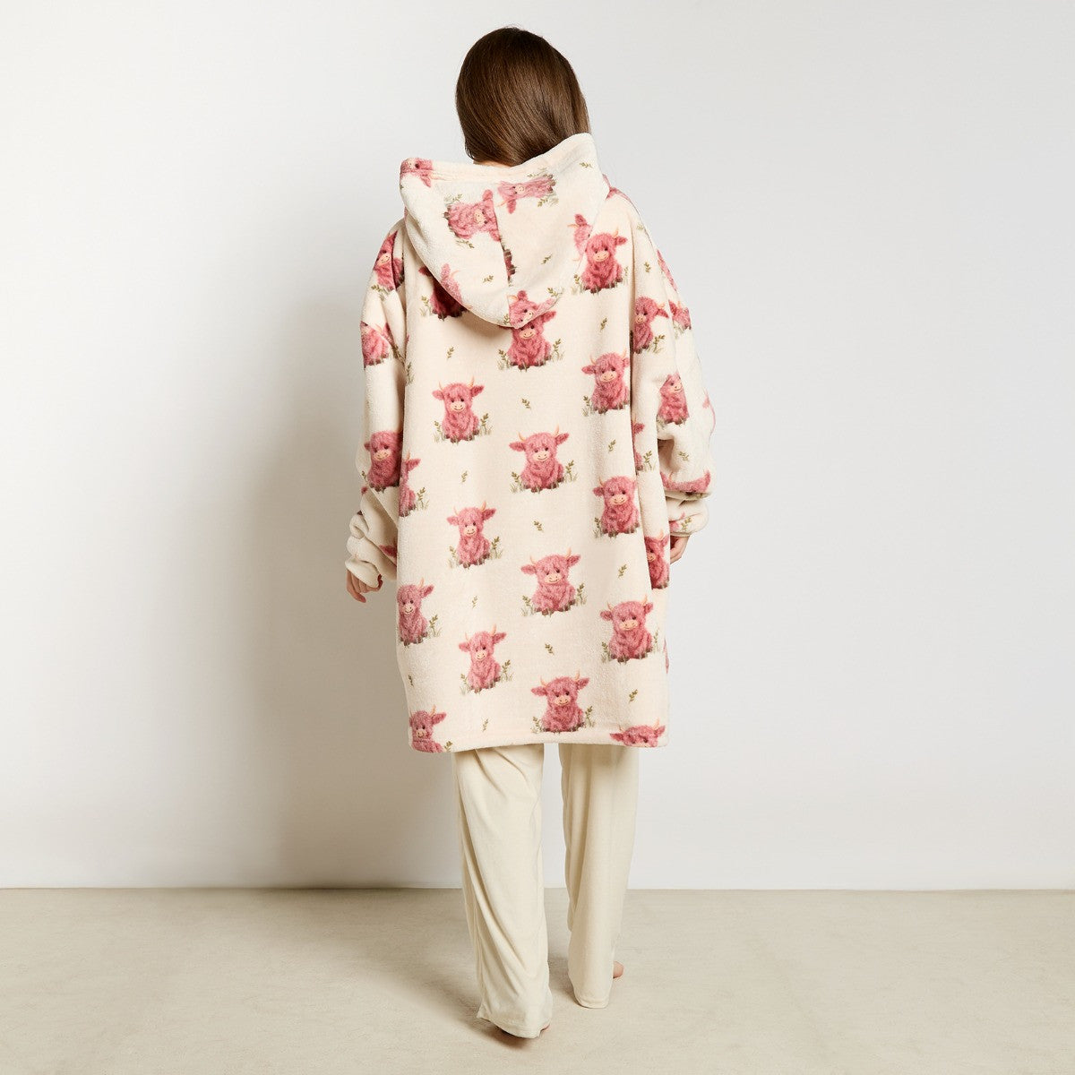 Harry The Highland Cow Hoodie Blanket - Cream