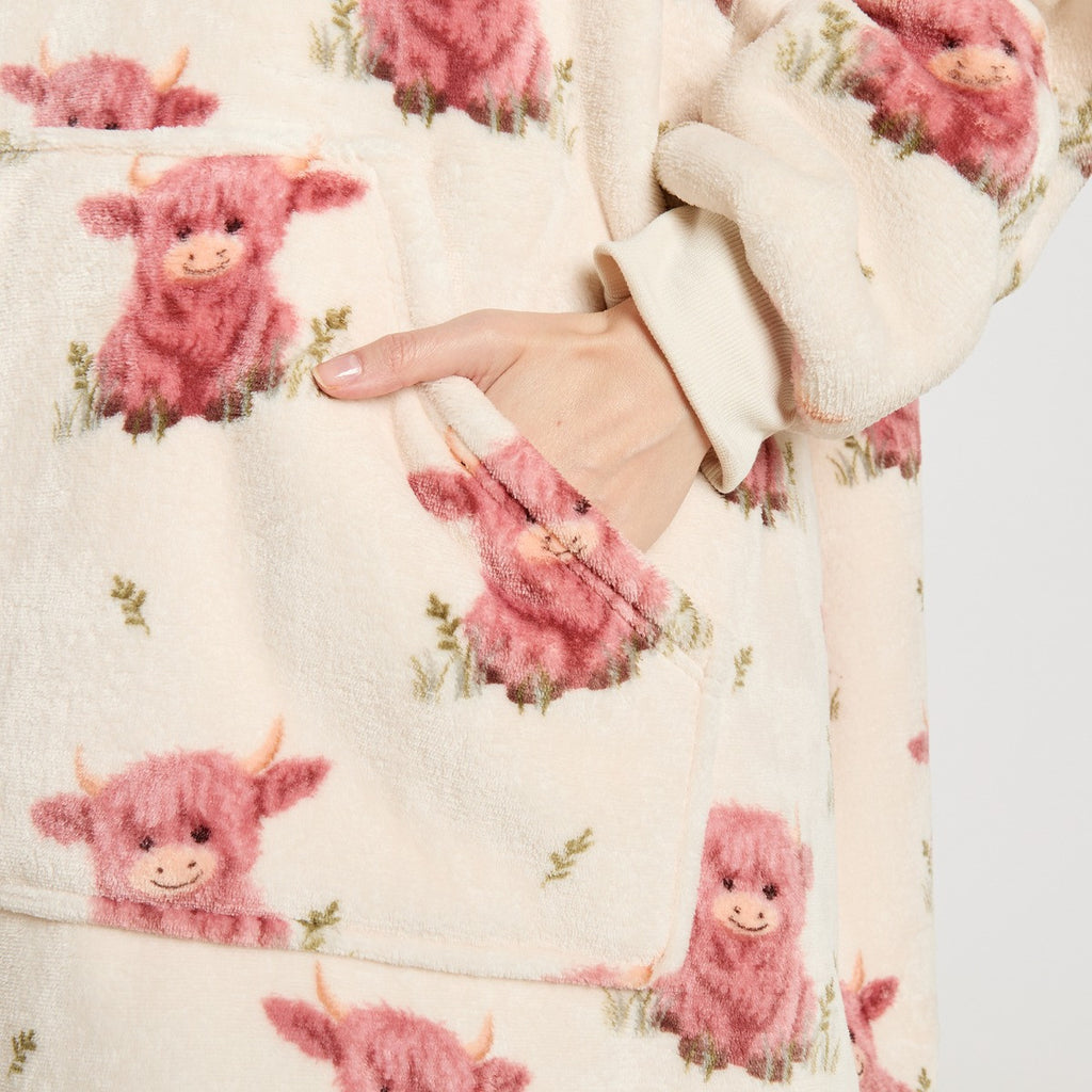 Harry The Highland Cow Hoodie Blanket - Cream