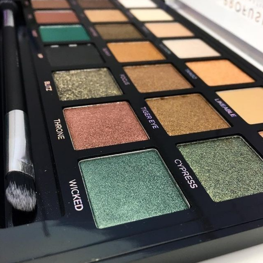 CHOCOLATES | 21 Shade Eyeshadow Palette & Brush